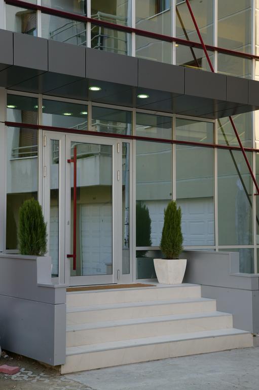 Garni Hotel Contact ベオグラード エクステリア 写真