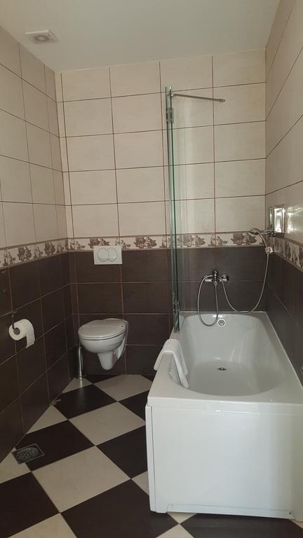 Garni Hotel Contact ベオグラード エクステリア 写真