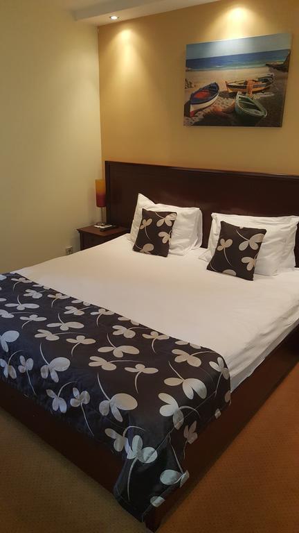 Garni Hotel Contact ベオグラード エクステリア 写真
