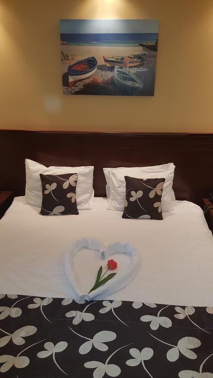Garni Hotel Contact ベオグラード エクステリア 写真