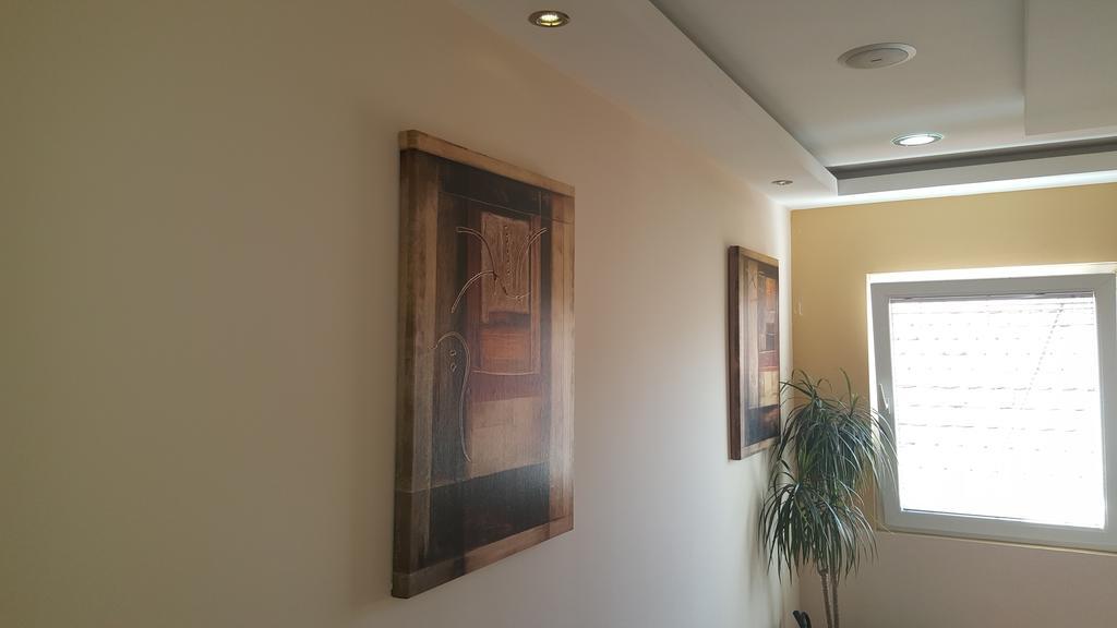 Garni Hotel Contact ベオグラード エクステリア 写真