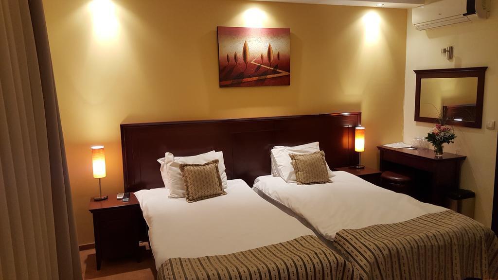 Garni Hotel Contact ベオグラード エクステリア 写真
