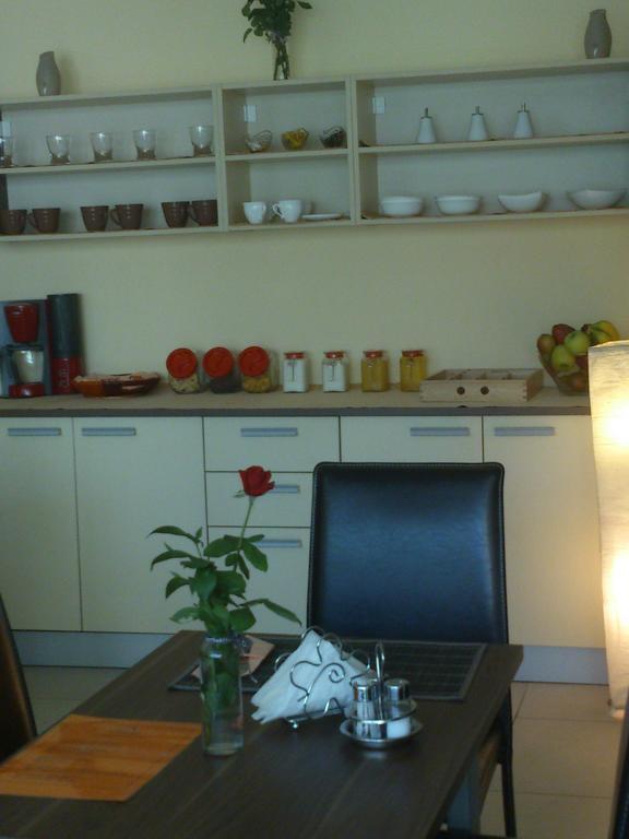 Garni Hotel Contact ベオグラード エクステリア 写真