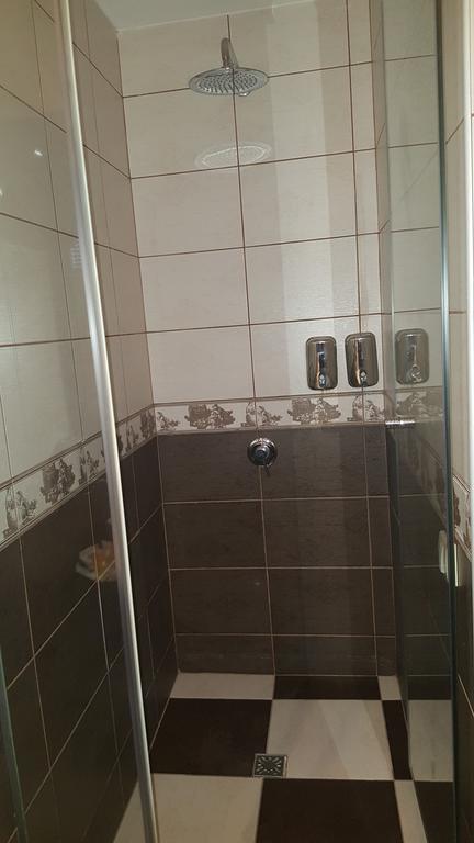 Garni Hotel Contact ベオグラード エクステリア 写真