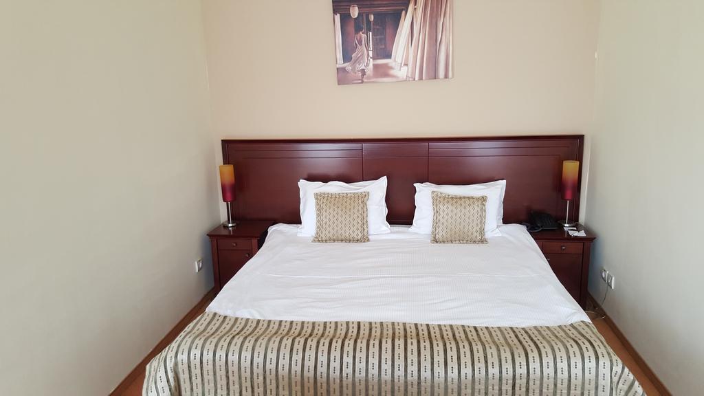 Garni Hotel Contact ベオグラード エクステリア 写真