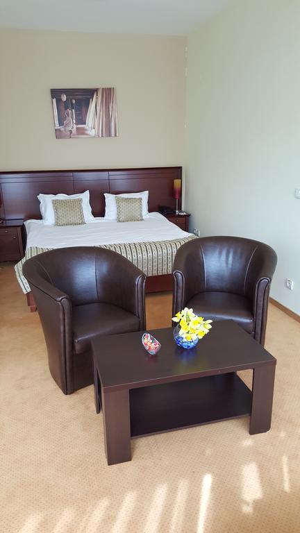 Garni Hotel Contact ベオグラード エクステリア 写真